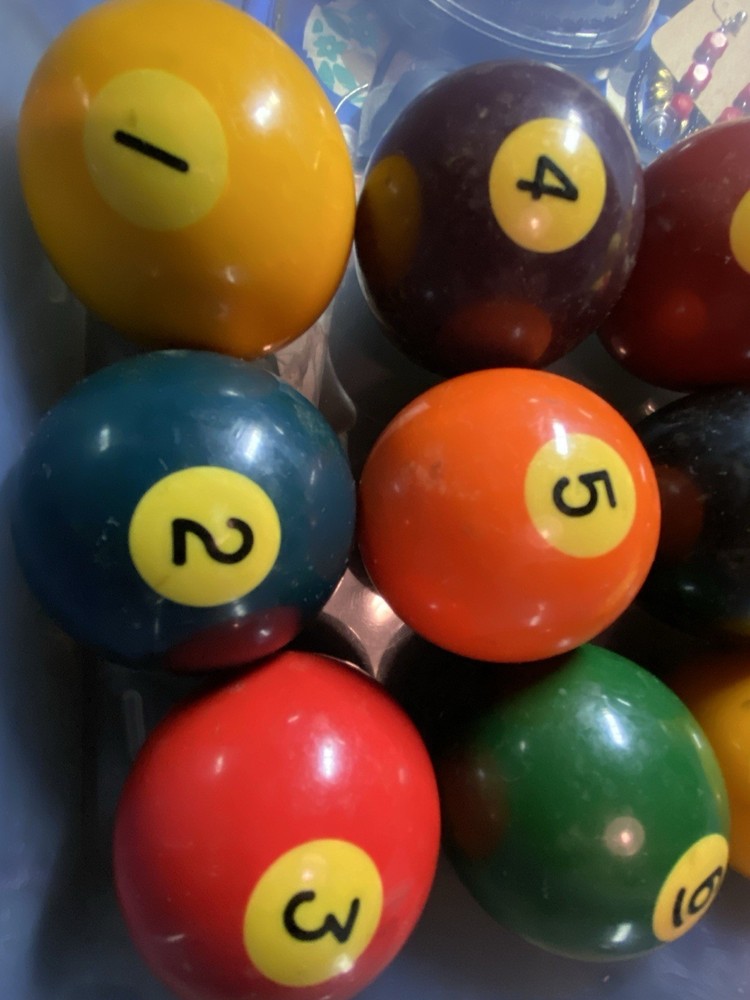 16 Billiards Pool Balls Complete Set Vintage
