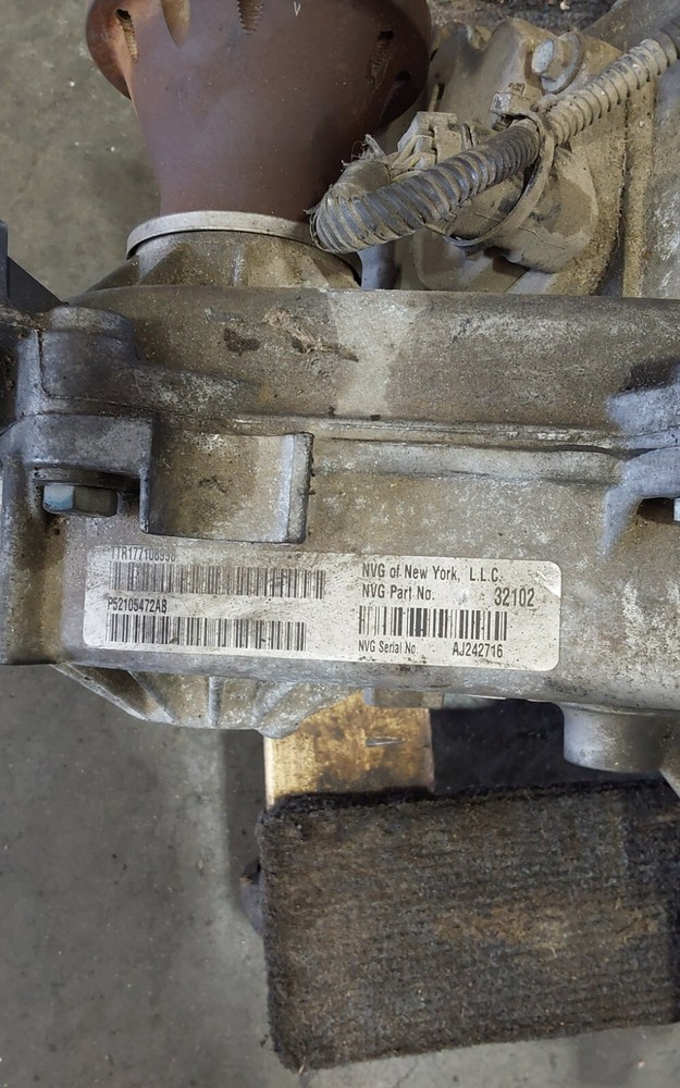 2001 Dodge Durango Transfer Case OEM 52105472AB