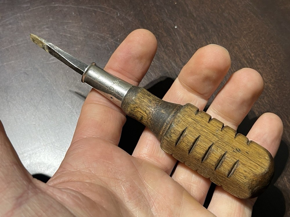 Vintage Mac H2 Wood Handle Screw Driver