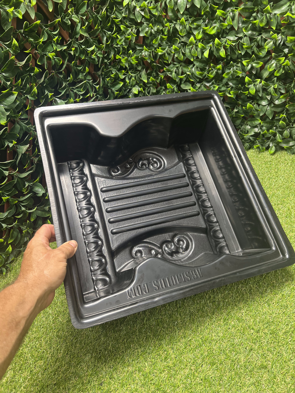 The Empress Concrete Bench Mold Set