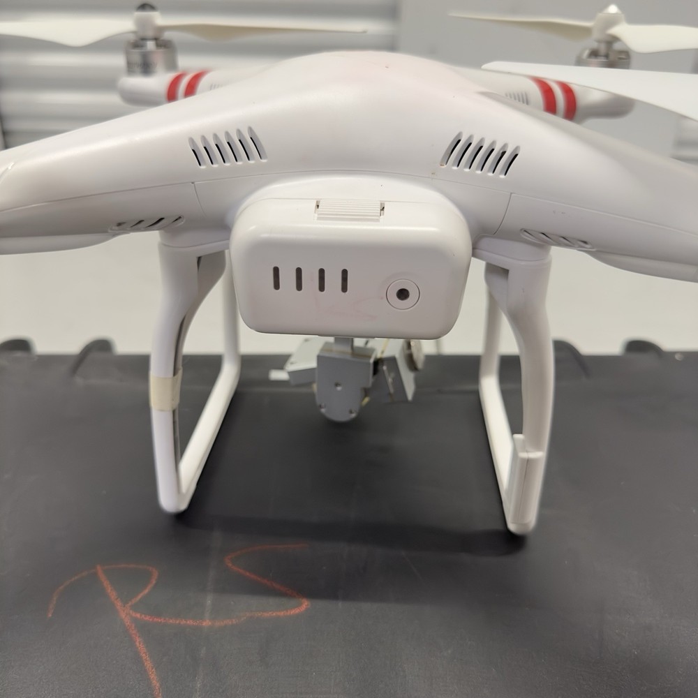 DJI PHANTOM 2 VISION + with case, 2 Used Batteries & Range Extender