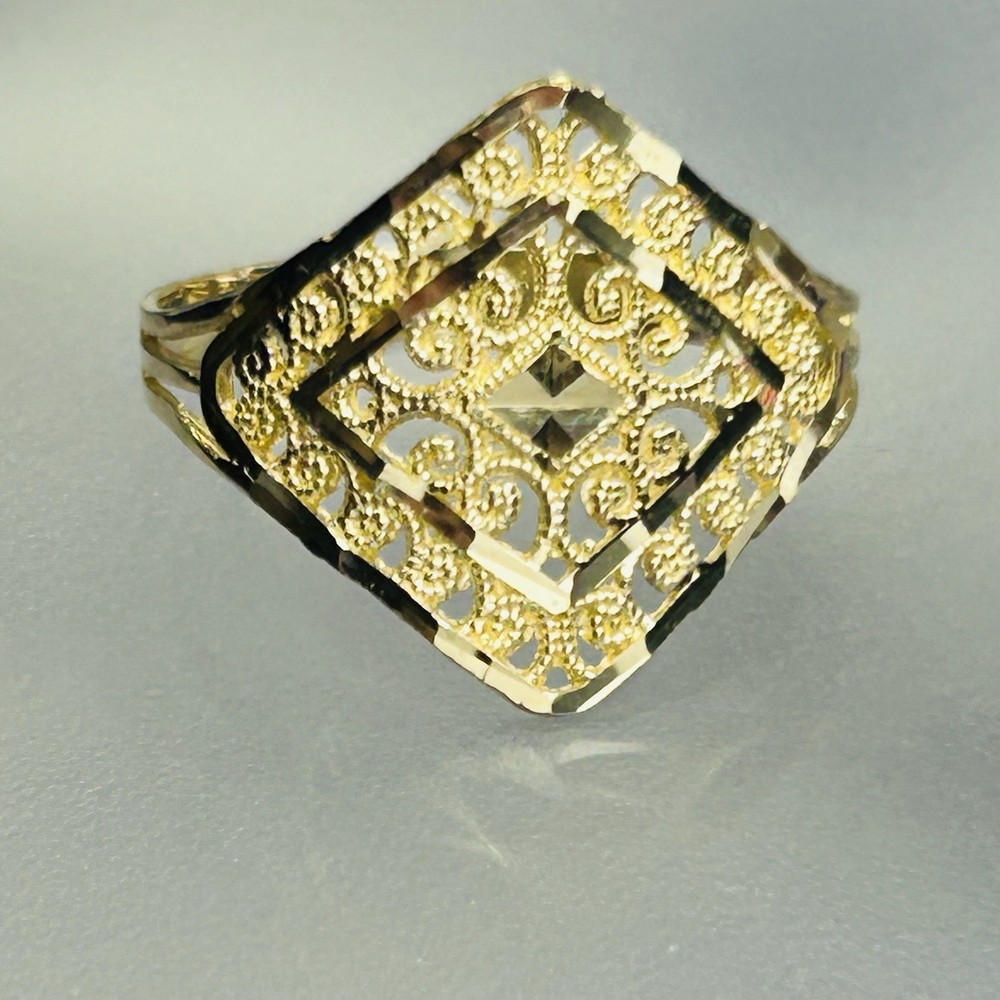 Solid 10K Yellow Gold Abstract Swirl Ring Size 9