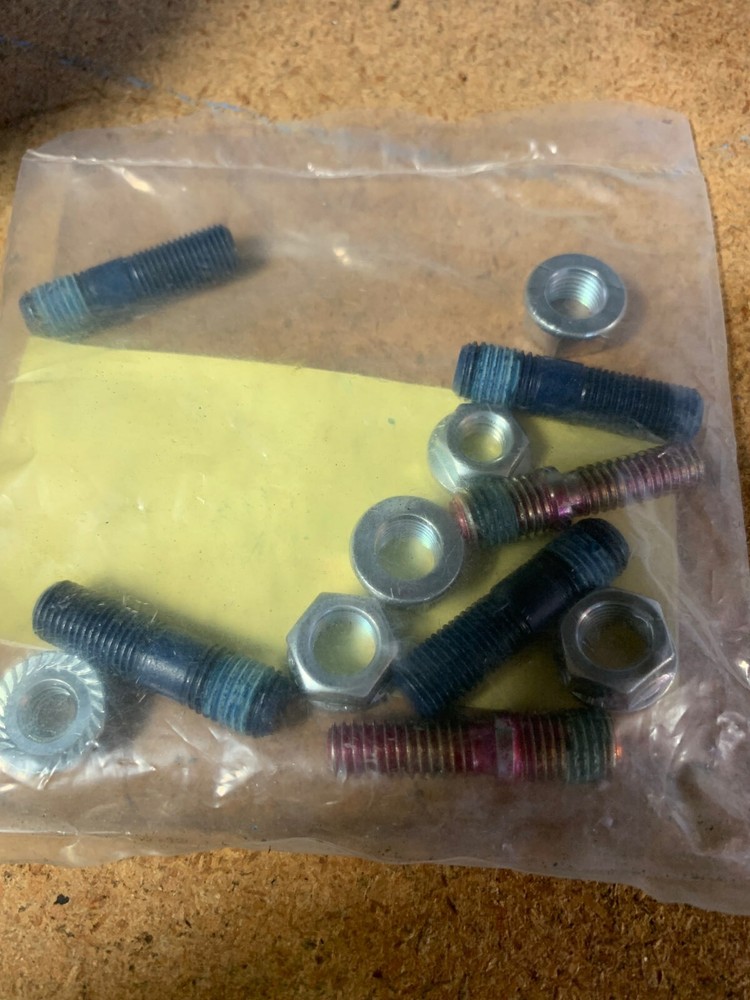 Muncie C26 Series Stud Kit