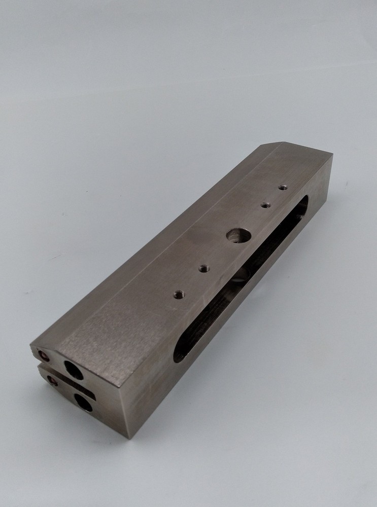 Unknown 24806613 XF Linear Guide / Rack Component