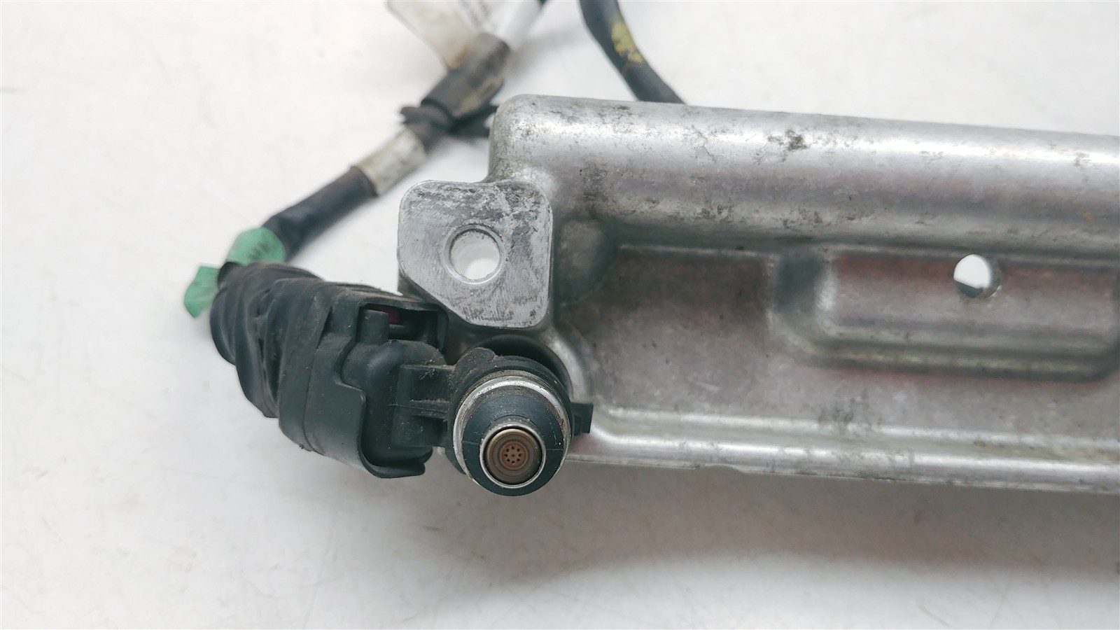 2014 Polaris Switchback Assault 800 #2 Fuel Rail Assy w Fuel Injectors & Harness