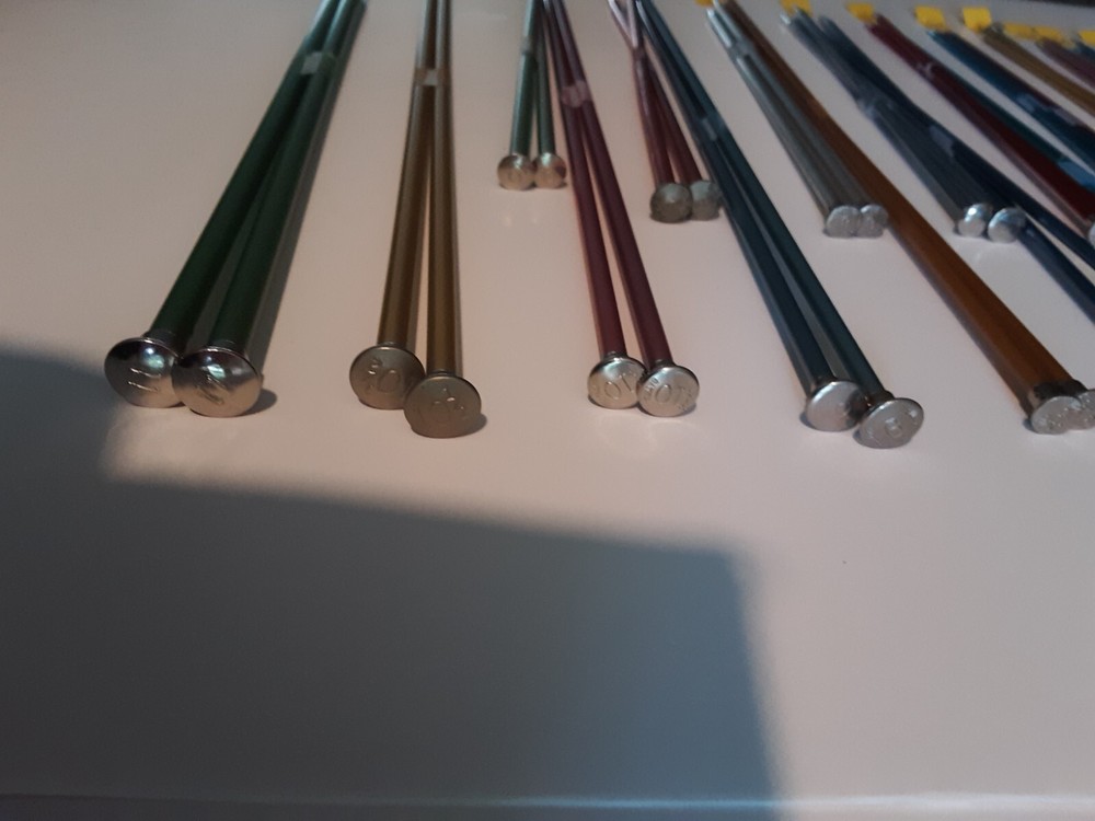 21 Complete Sets Single Point Knitting Needles Boye, Bates, 14", 10"