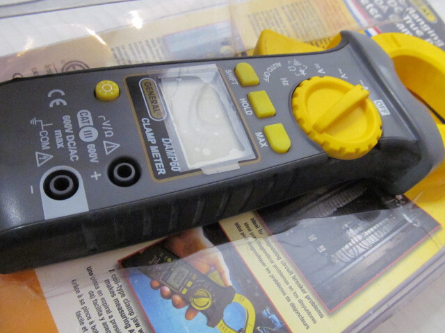 General Auto Ranging AC/DC True RMS 400A Clamp Meter DAMP68