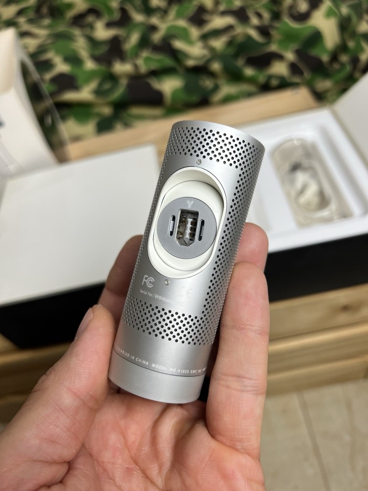 Apple iSight webcam with original box M9330LL/C Used Working Condition