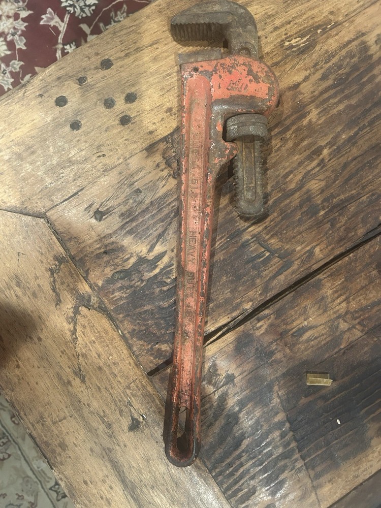 18” Omega Pipe Wrench