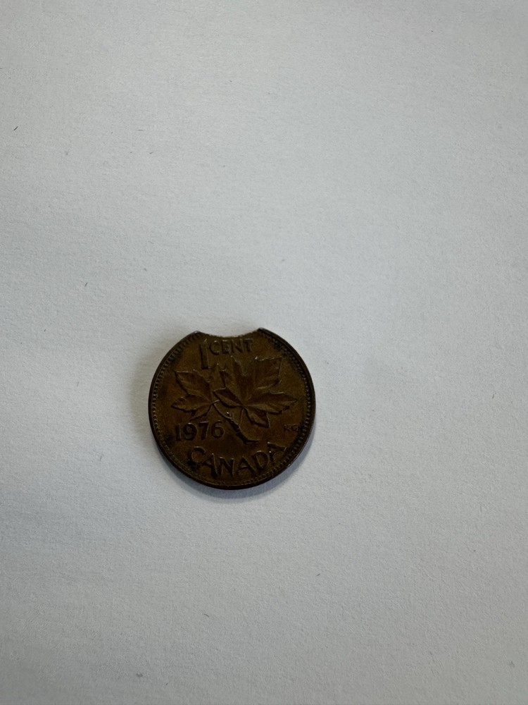 Mint Error  -  1976 Canada 1 Cent Struck coin