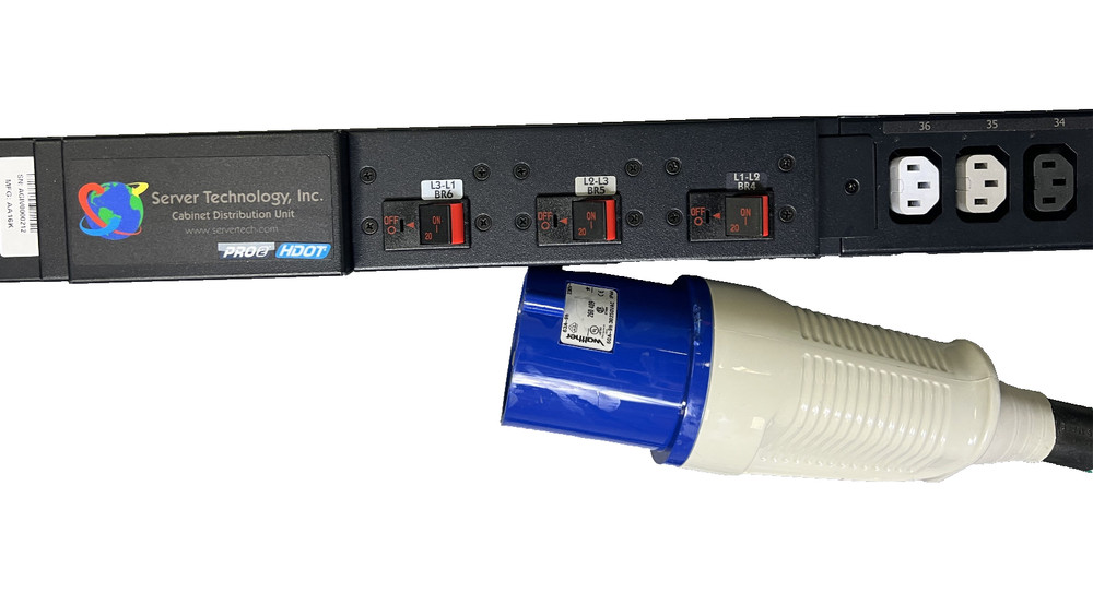 Server Technology Switched Master Pro2 C2W36CE-DQME2M66 PDU