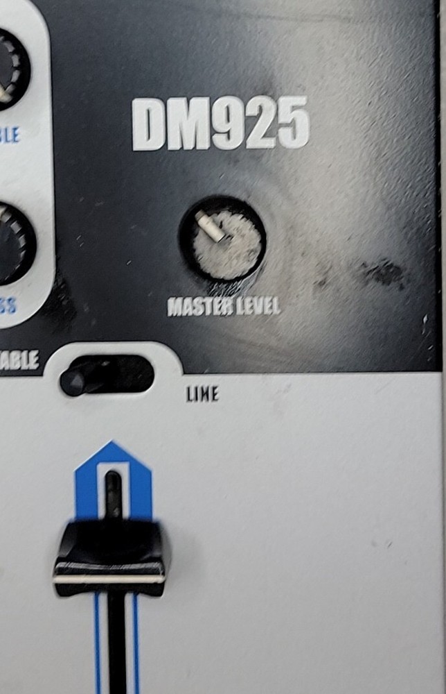 Numark DM925 Professional Preamp Mixer.