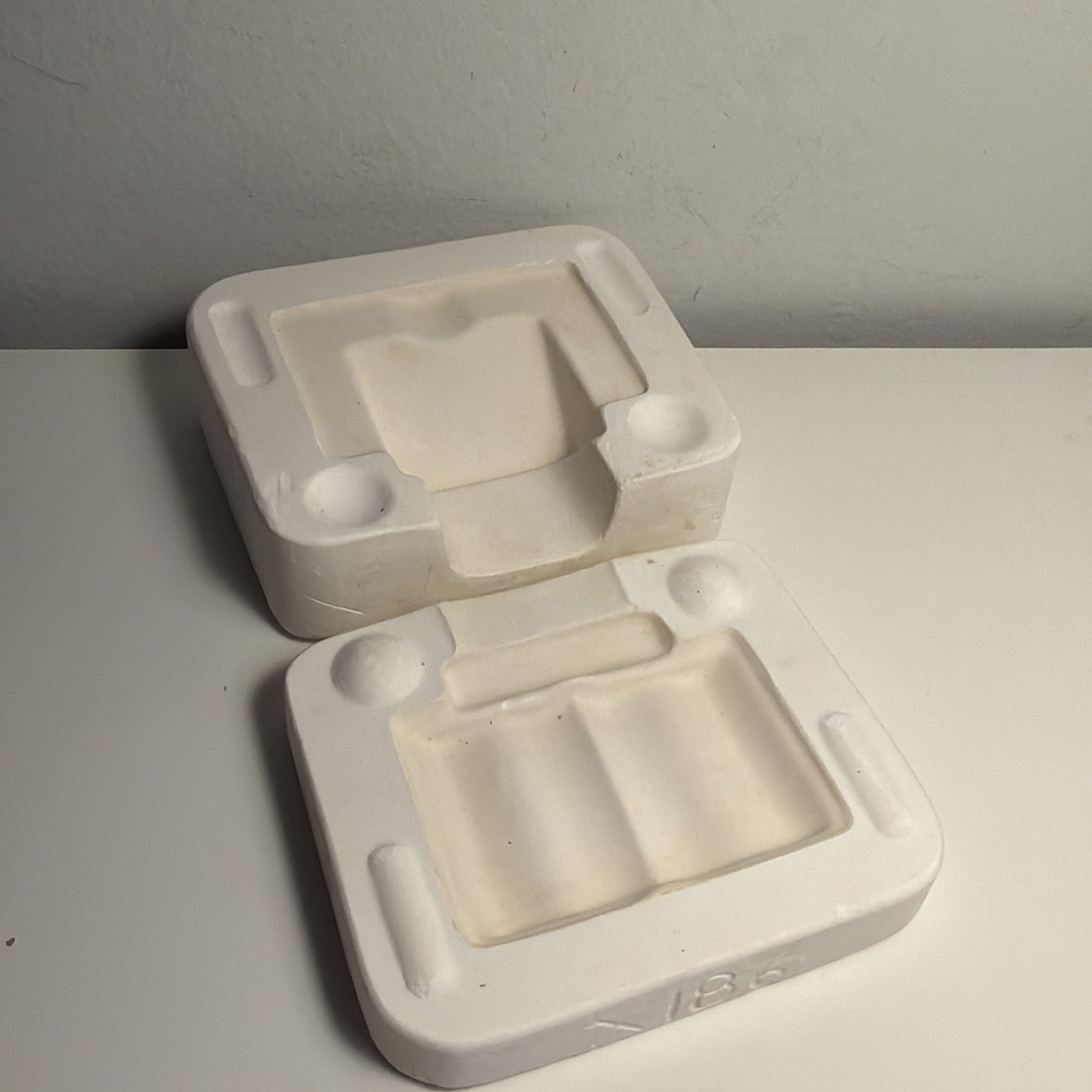 Vintage Ceramic Open Book Clay Pottery Mold X186 Slip Cast Plaster 4" Wide CIN