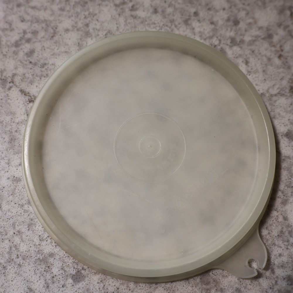 Small White Tupperware Replacement Lid 215-88