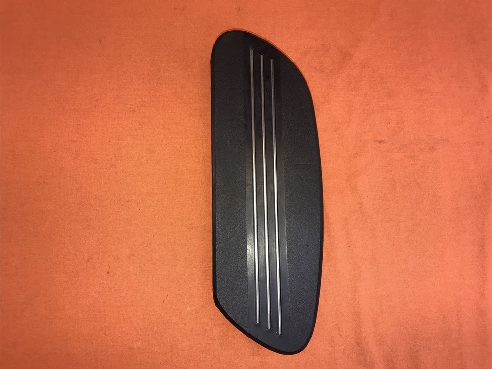 HARLEY-DAVIDSON GENUINE STREAMLINER FLOORBOARD RUBBER INSERT-RIGHT SIDE ONLY!