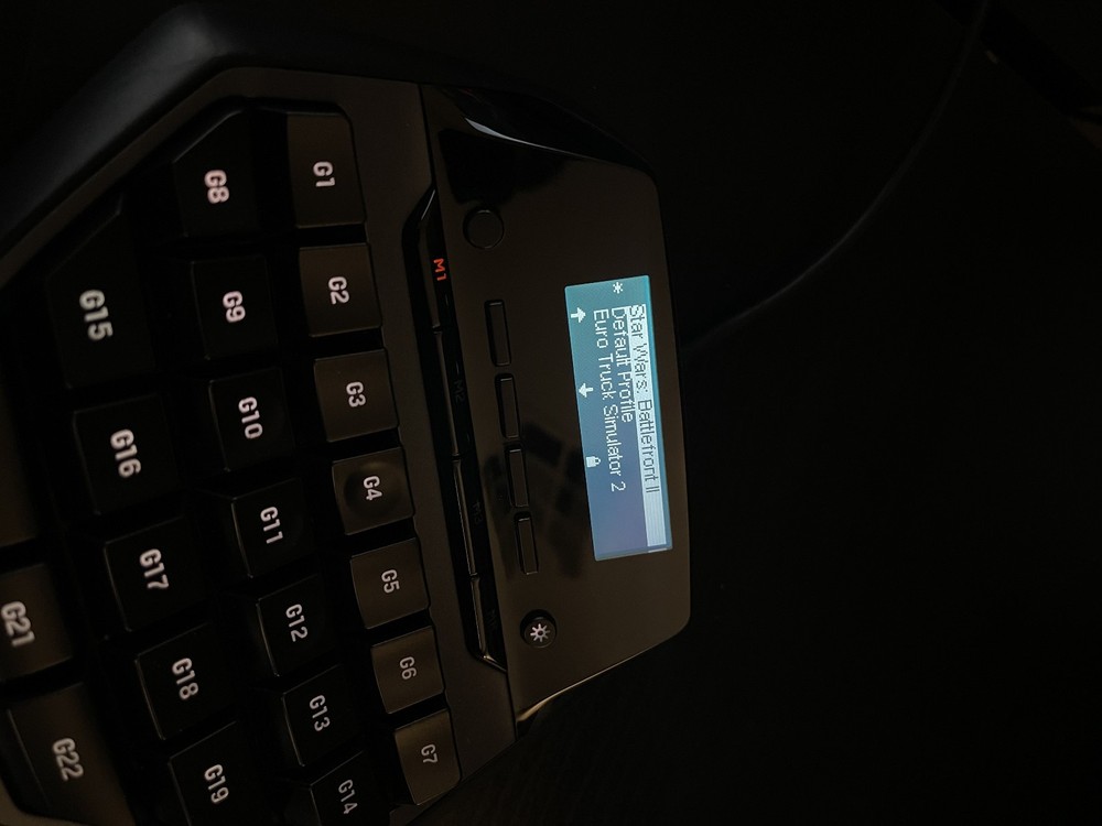 Logitech G13 Advanced Programmable Gameboard with LCD Display Black Y-U0002 EUC
