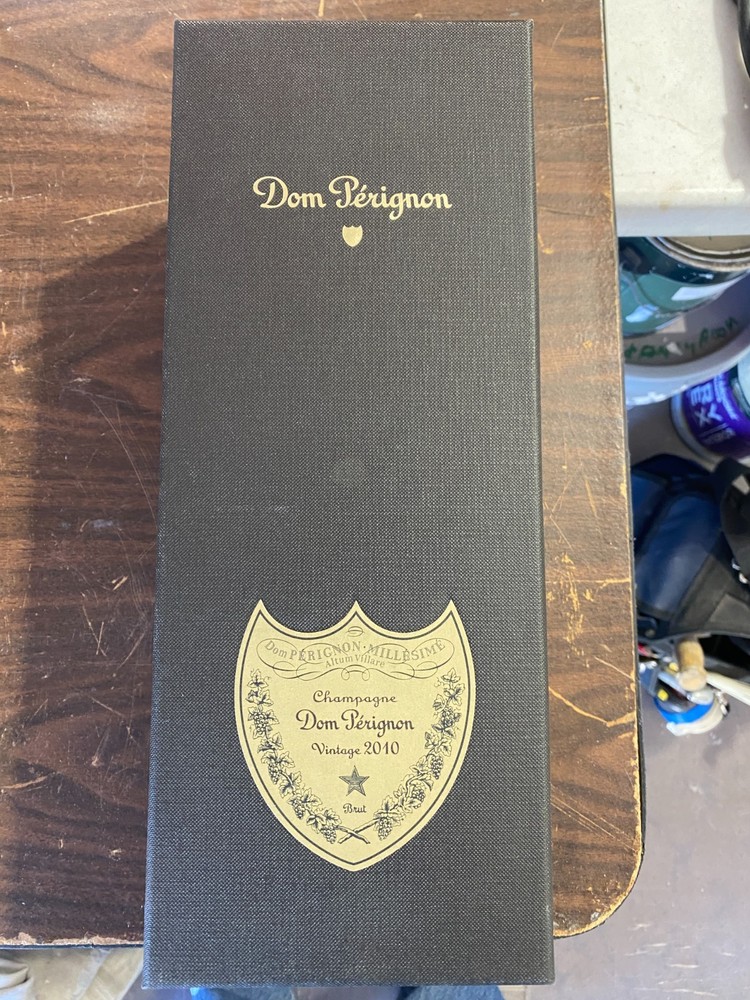 DOM PERIGNON Empty Box & Pamphlet - Vintage 2010. GOOD Condition.