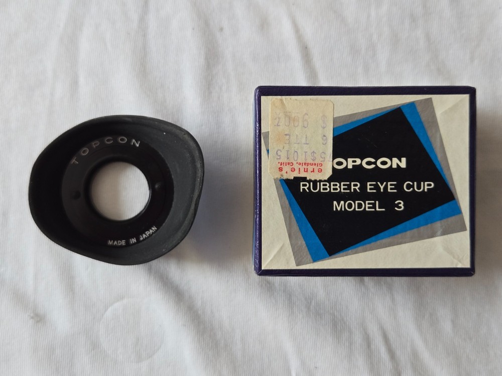 Mint! Topcon Rubber Eye Cup Model 3 in Box