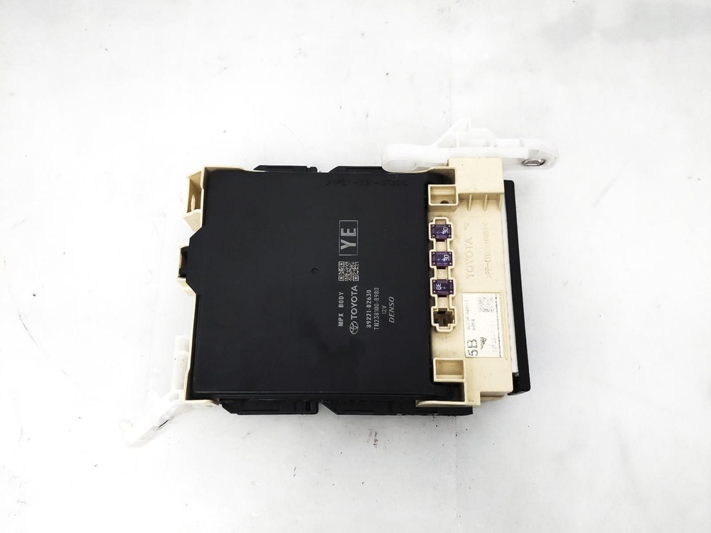 2021-2022 Toyota Corolla Sedan Multi Plex Network Computer Module Unit