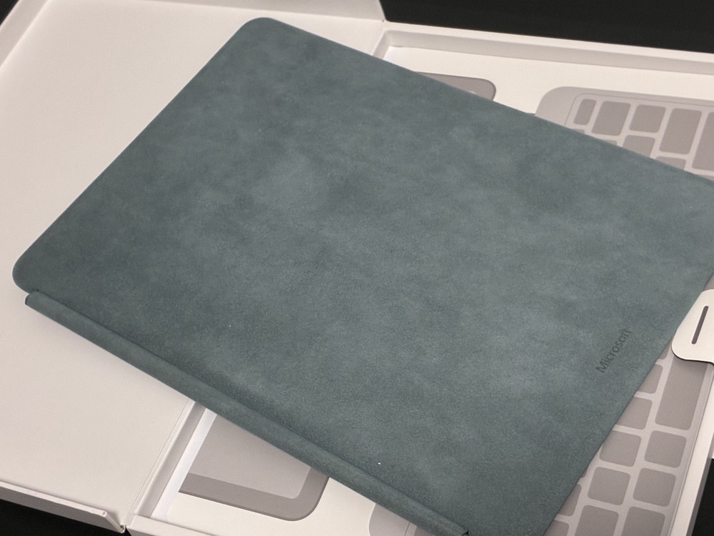 Original Microsoft Surface Pro 12" Keyboard Ocean EP2-32750 , MODEL 2100