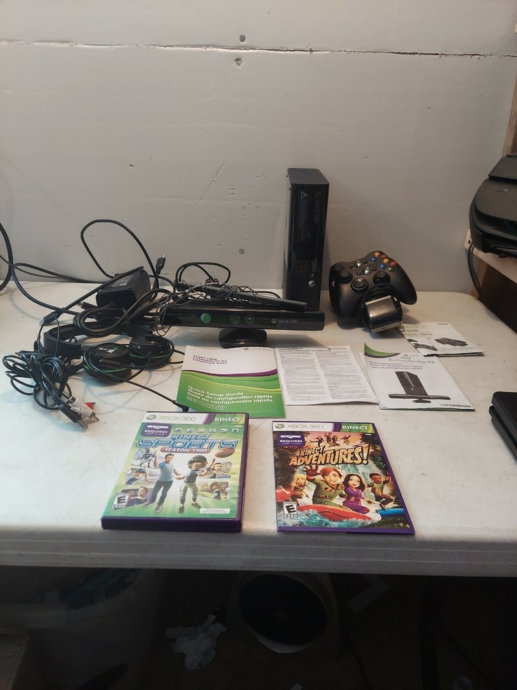 xbox 360 console kinect bundle,2 controllers w charger headphones 2 games EUC