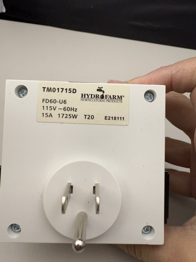 HydroFarm TMO1715D Digital Timer Switch 2 Outlets Used