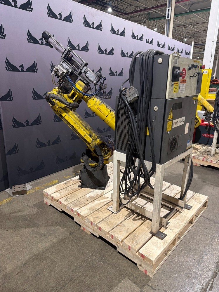 FANUC ArcMate 120iC Robot w/ R‑30iA Controller USED