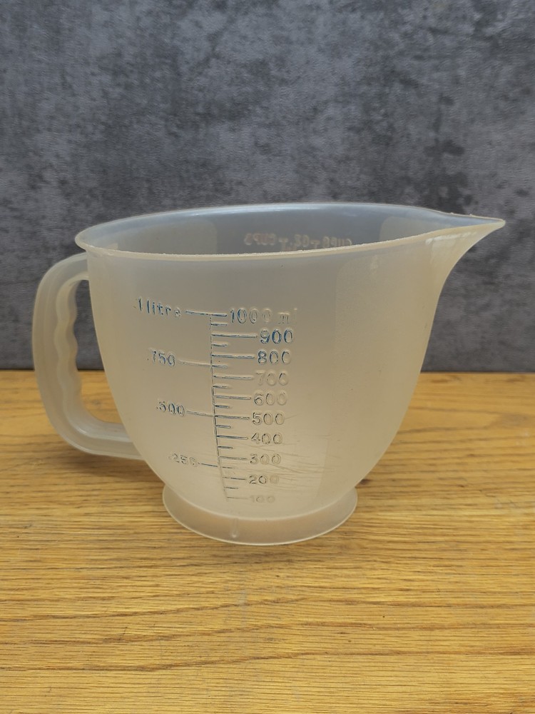 TUPPERWARE 4 Cup Mixing Measure Pitcher #1288-6