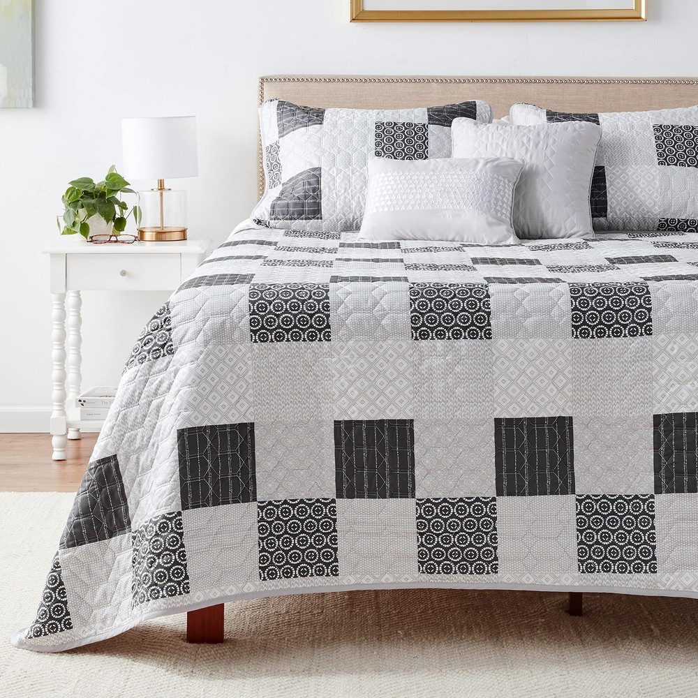 Avondale Manor Evangeline 5 pc Reversible Printed Patchwork Quilt with Throw ...