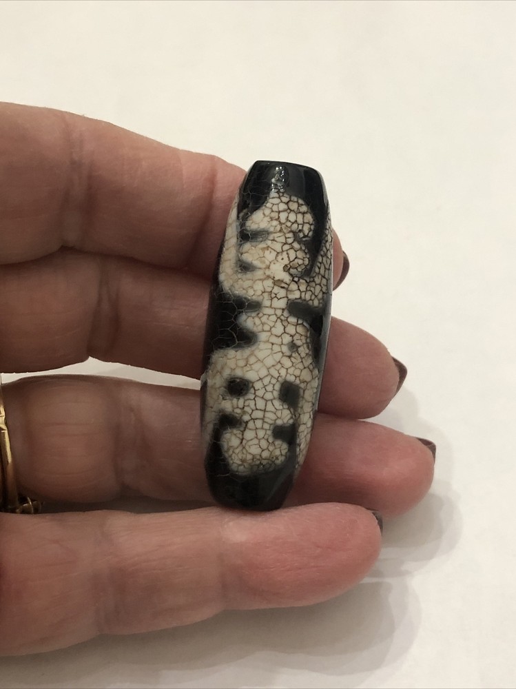Very Old Tibetan Agate "Double Longevity" Dzi Bead