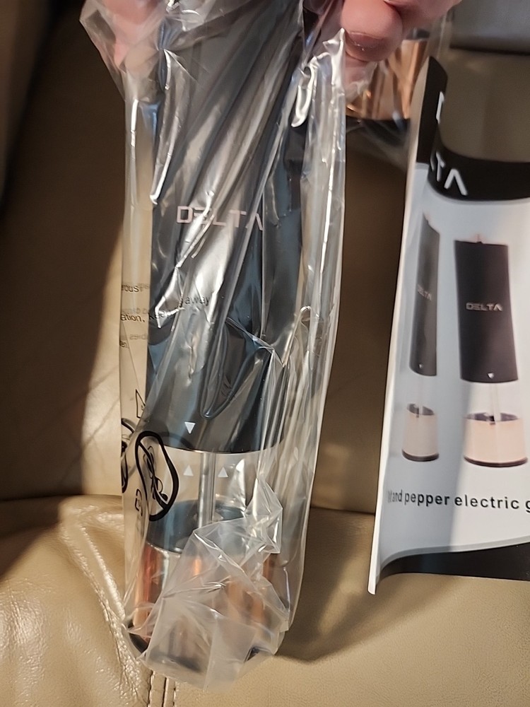 Delta Electric Salt and Pepper Mill Set