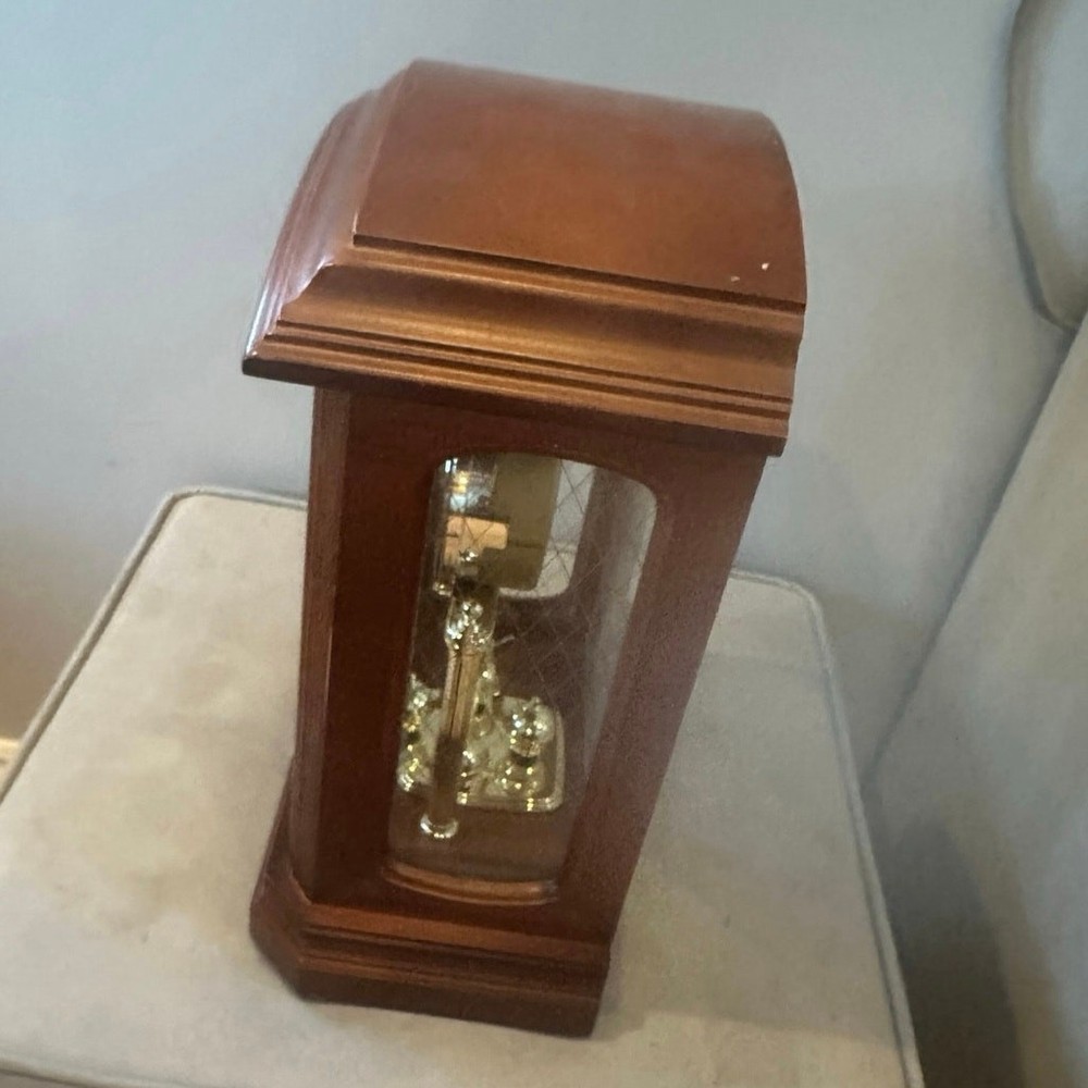 Bulova B1848 Mantle Clock