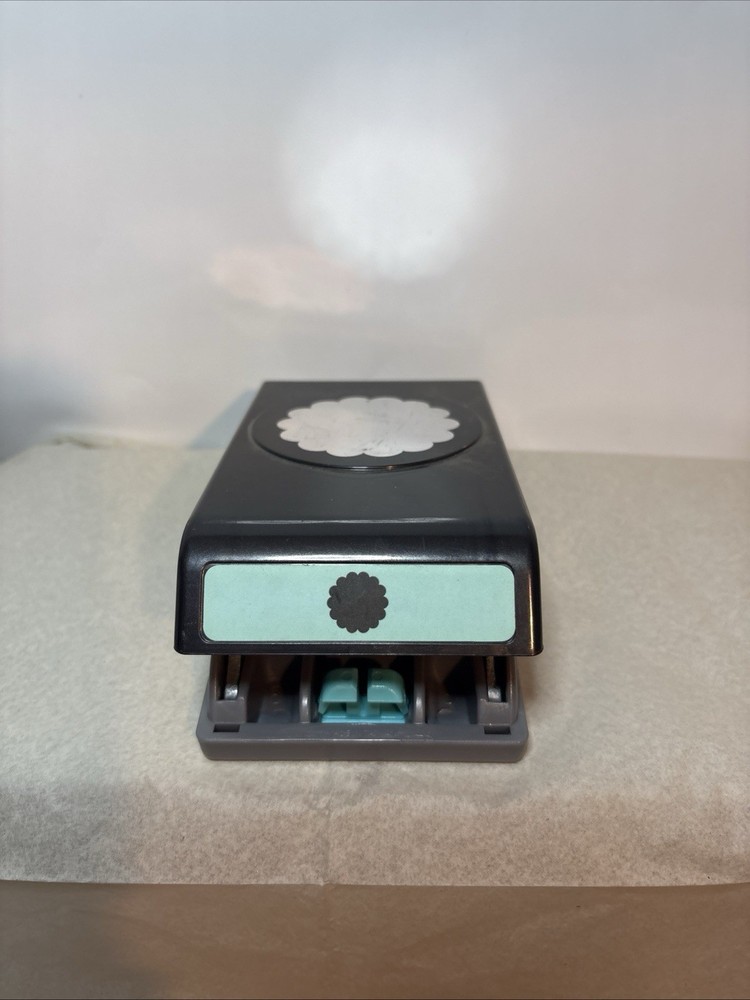Stampin up! ek Scallop Circle Punch  2”