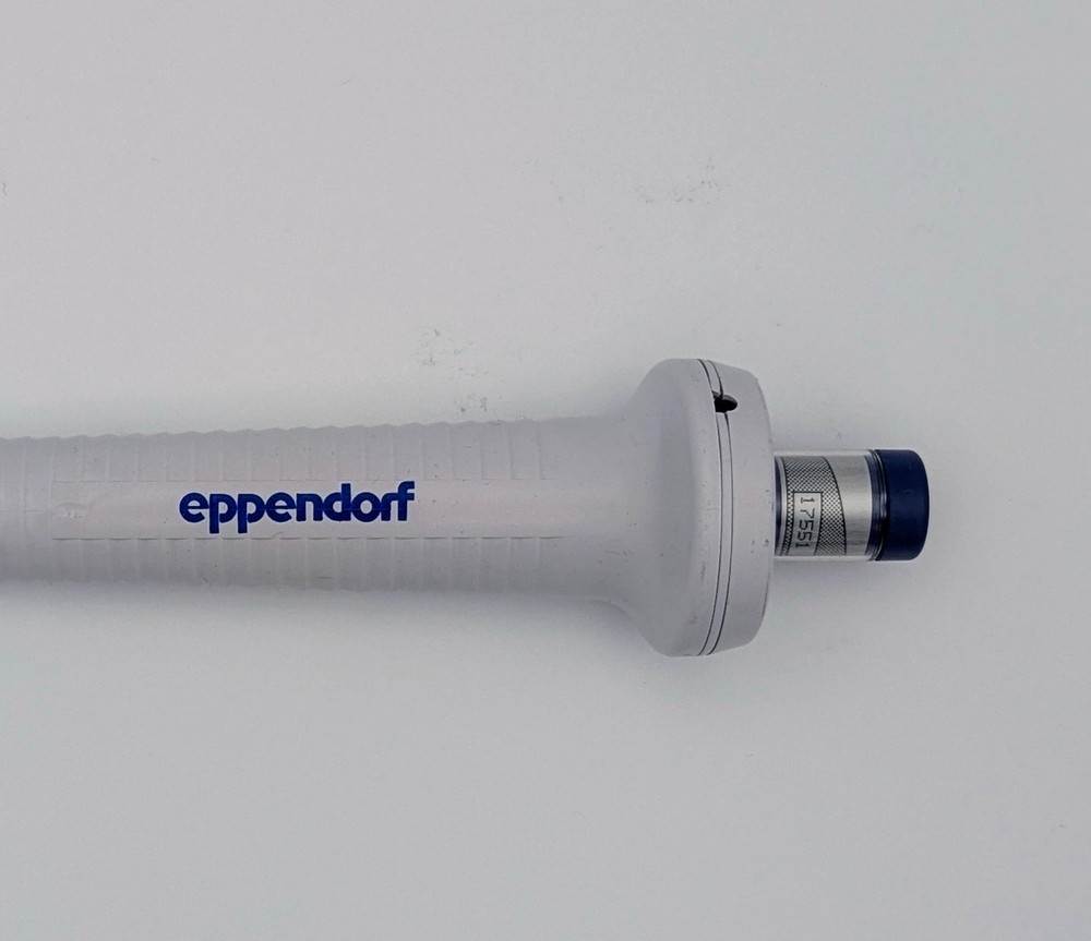Eppendorf Reference 4900 Adjustable Pipette 50-250uL | Cleaned + Calibrated