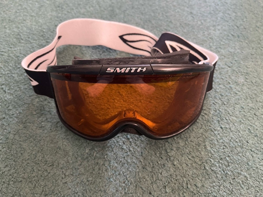 Smith Ski Goggles Mirrored Amber Lens Black Plastic Frame