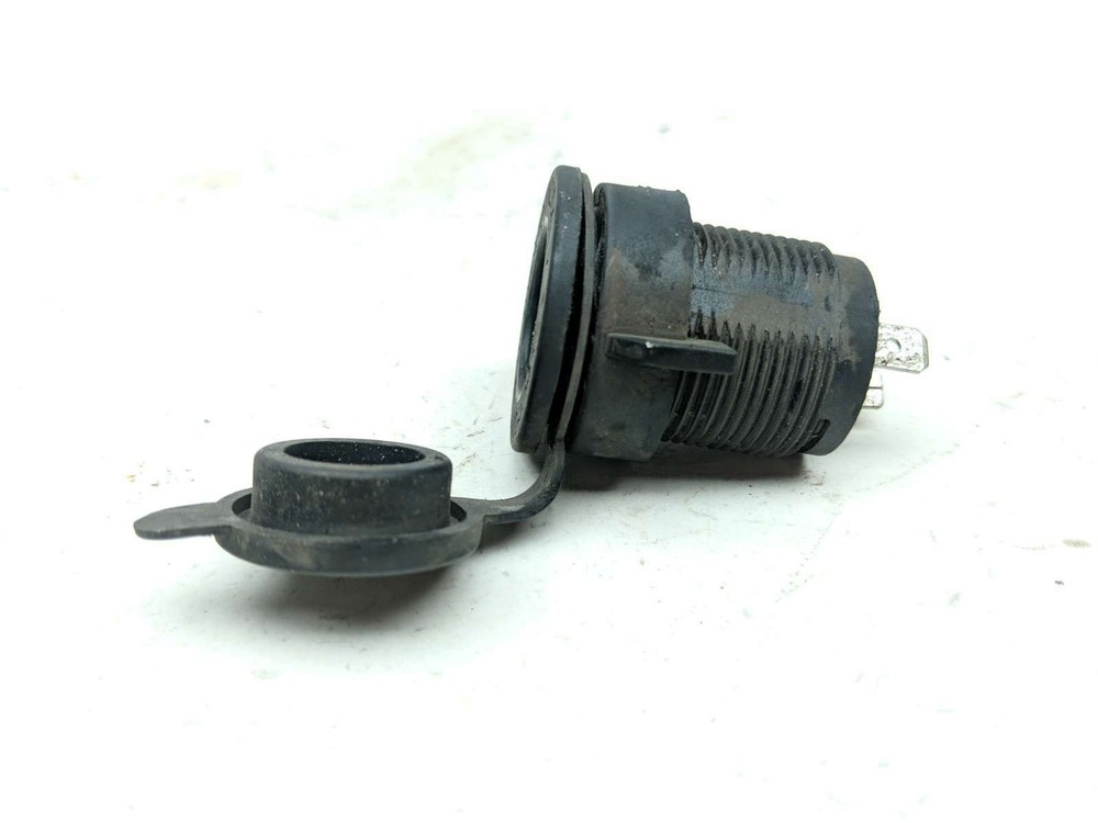 22 Can Am Outlander 570 Socket Plug Outlet Charging Switch