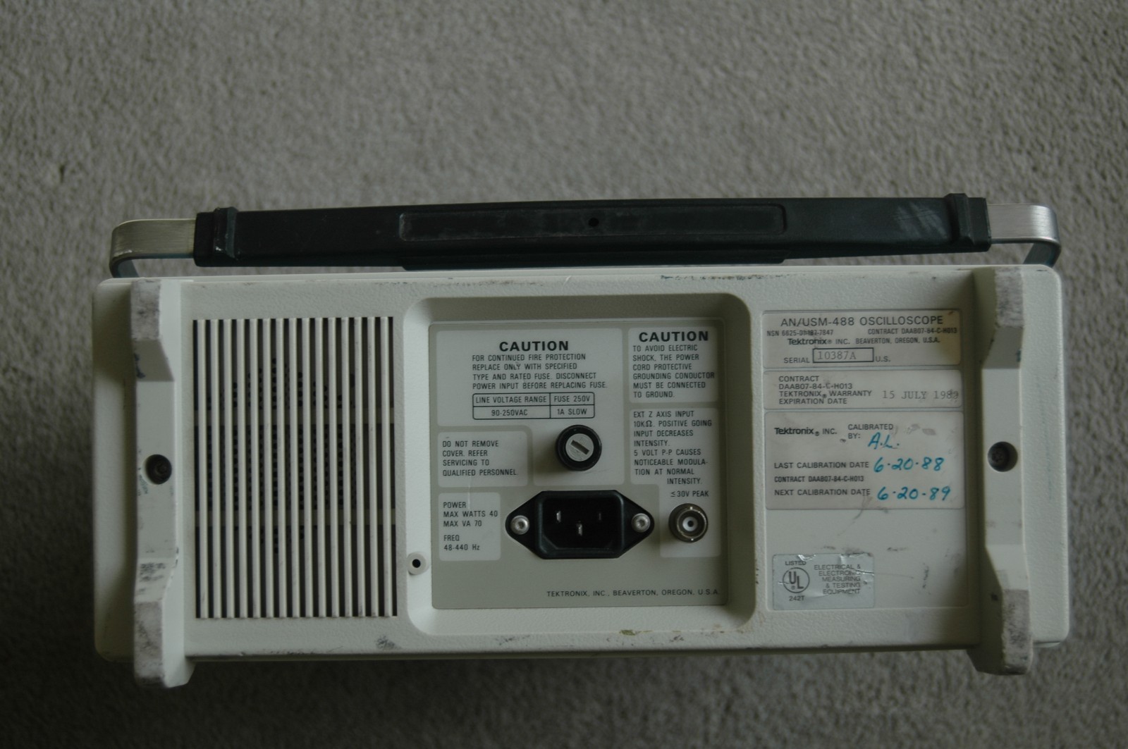 Tektronix 2235 AN/USM488 100MHz Oscilloscope, Two Probes, Power Cord Refurbished