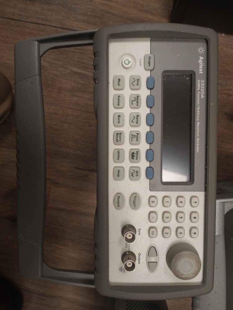 Agilent 33220A 20 MHz Function/ Arbitrary waveform generator