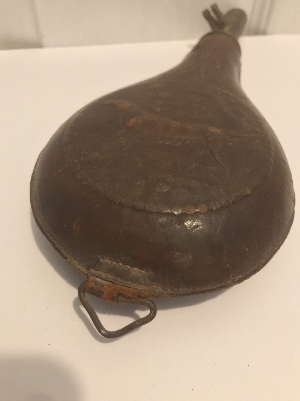 CIVIL WAR PERIOD LEATHER POWDER FLASK ( MARKED AM FLASK & CAP CO )