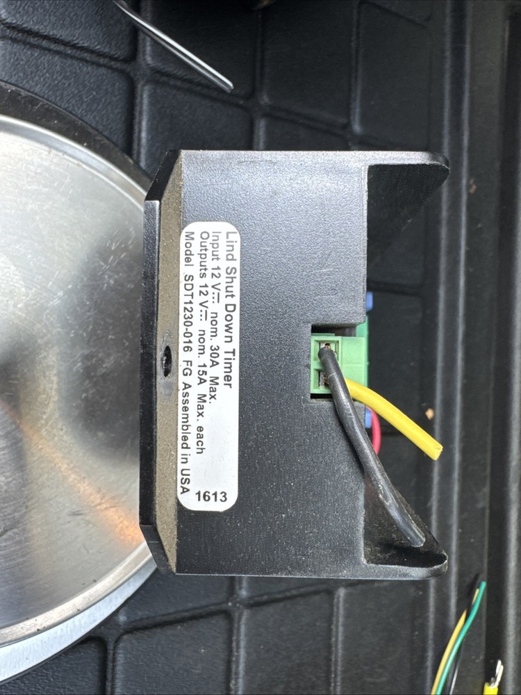 LIND ELECTRONICS SDT1230-016 Shut Down Timer Term-block Fused
