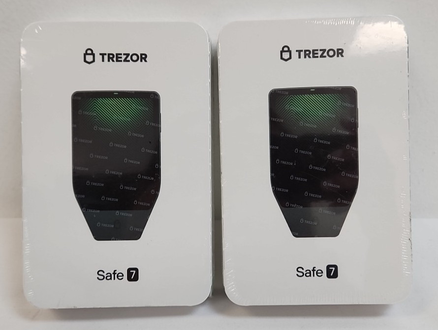 Trezor Safe 7 Crypto Hardware Wallet Bluetooth, Color Touchscreen-Obsidian Green
