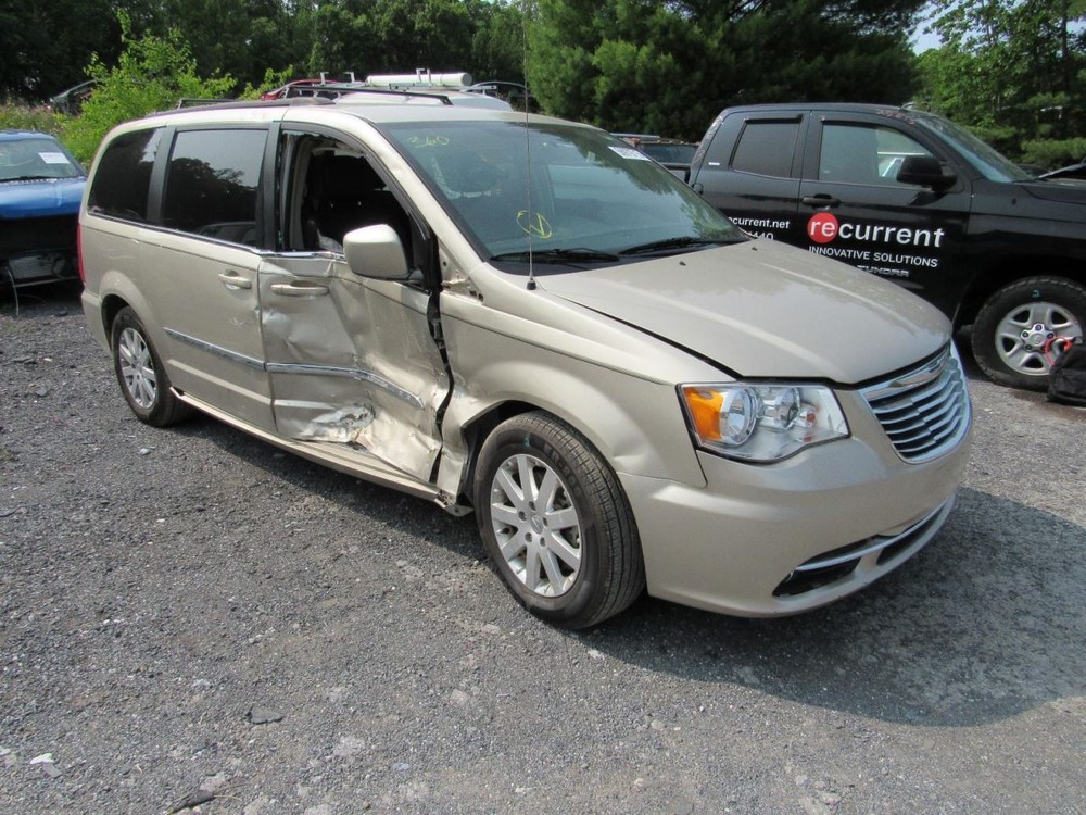 TOWN COUN 2015 Glove Box 1051346