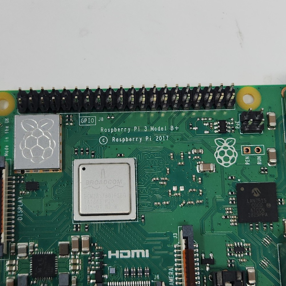 Raspberry Pi 3 Model B Quad Core 1.2ghz 64bit CPU 1gb RAM WiFi & Bluetooth 4.1