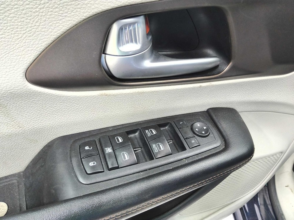 Used A/C Selector Switch fits: 2018 Chrysler Pacifica front 3 zone temperature c