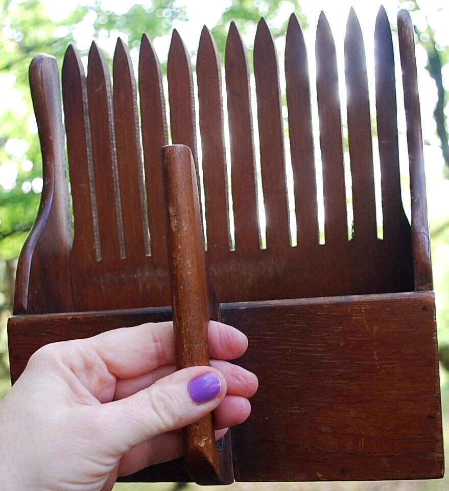 Antique Primitive HANDMADE WOOD CRANBERRY/BLUEBERRY HARVESTING SCOOP Rake Box VG