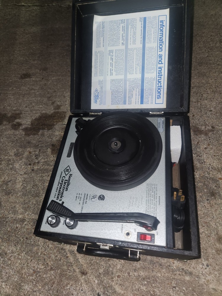 Hamilton Electronics Corp.  Vintage Record Player Model 910 Working Condition