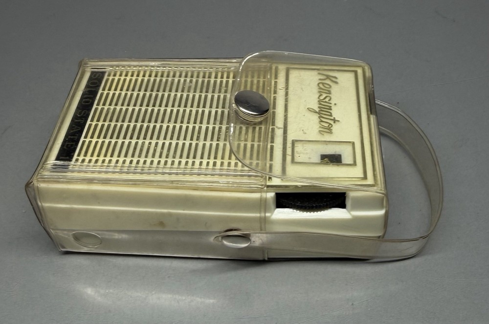 Vintage Kingston Solid State Transistor Radio ~ Works ~ With Case