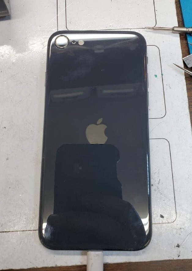 iPhone Back Glass Replacement/Repair Service. 