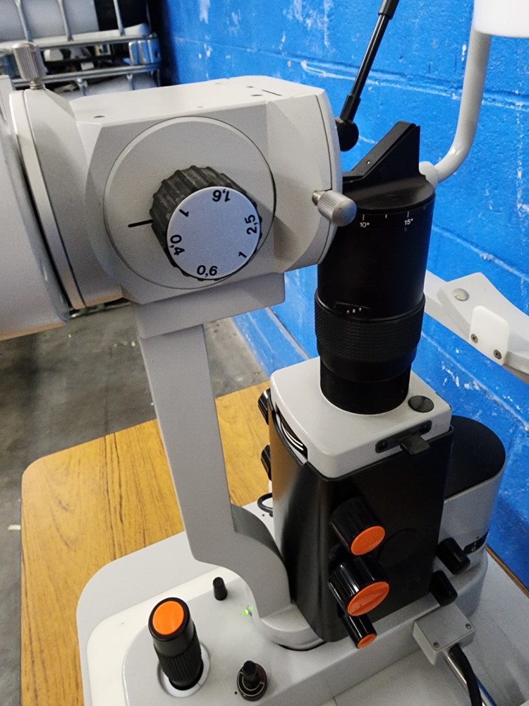 Zeiss 30 SL-M Slit Microscope with Powered Table