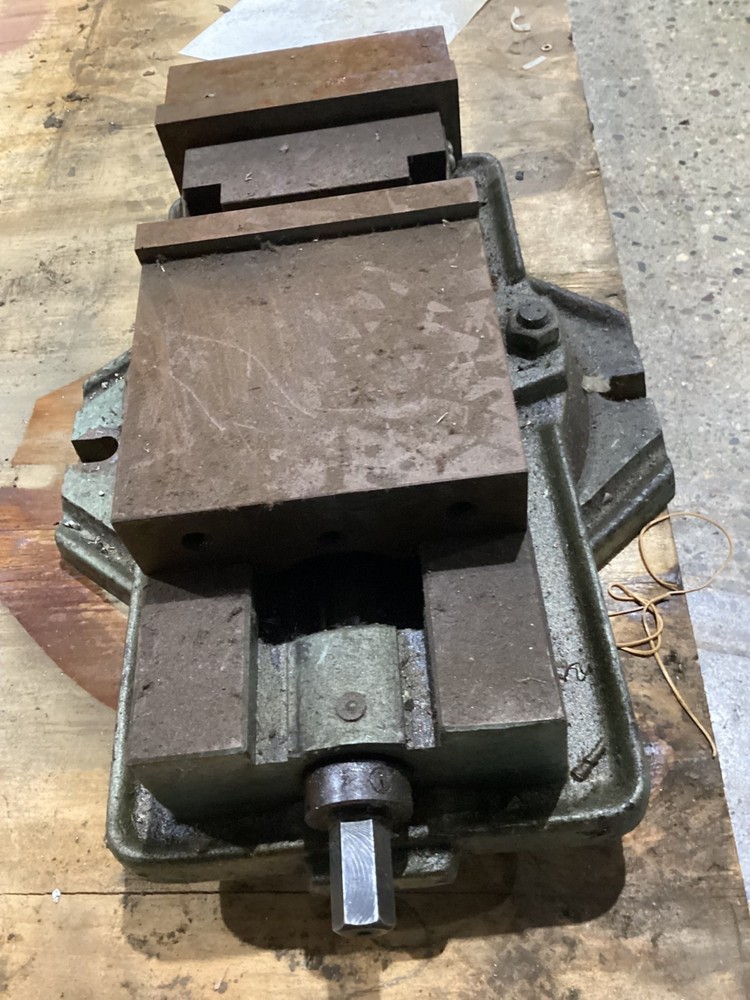 6” ANGEL LOCKING VISE W SWIVEL BASE